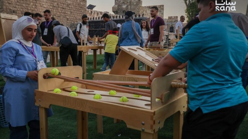 Abalone Strategy Game Gains Popularity at Damascus Summer Festival