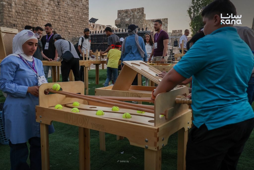 Abalone Strategy Game Gains Popularity at Damascus Summer Festival