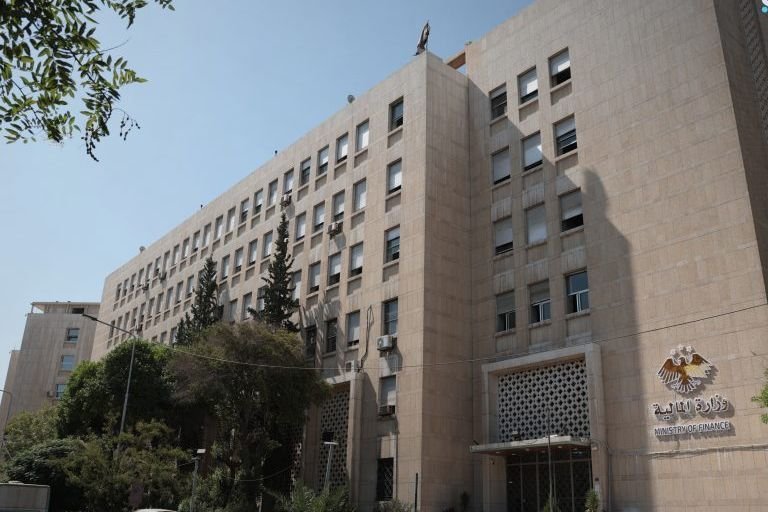 Syrian Finance Ministry Resolves Thousands of Military Pension Files