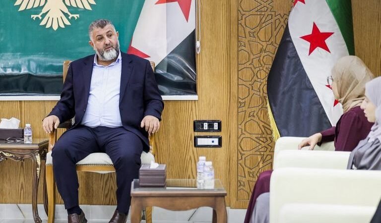 Daraa Governor Honors Top-Performing High School Students