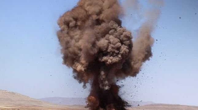 Daraa: Civil Defense Clears Bosra al-Sham Road of War Remnants