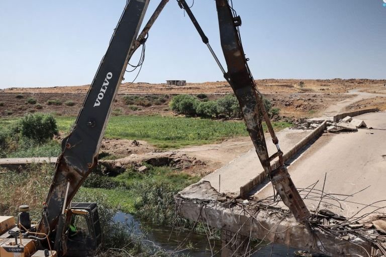 Rehabilitation Work Begins on Granada-Kafrnan Bridge in Homs