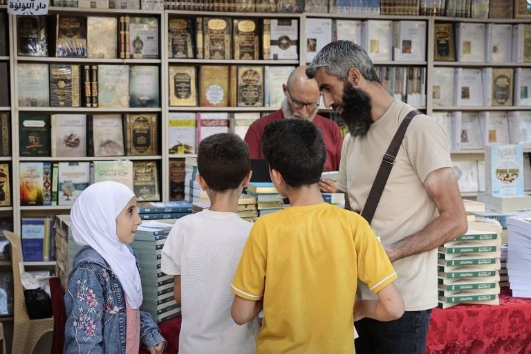 Idlib Book Fair Embraces Digital Learning and Modern Solutions