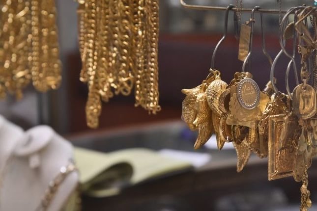 Gold Prices See Slight Increase in Syrian Market
