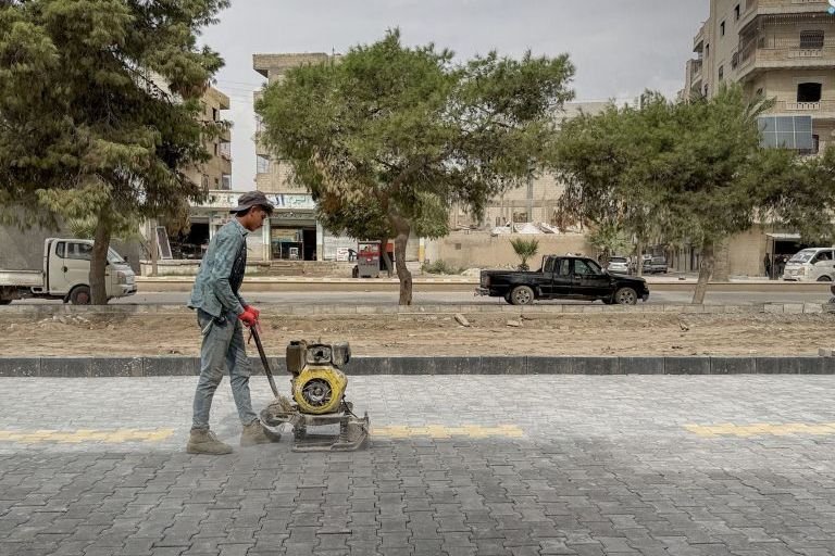 Rehabilitation Work Begins on Raqqa’s Southern Entrance Service Road